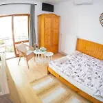 Vicze Apartmanhaz 3*