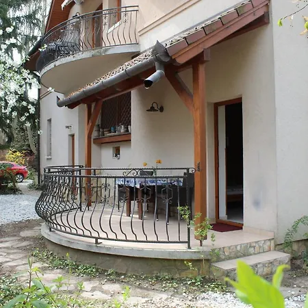 Vicze Apartmanhaz Guest house Siofok