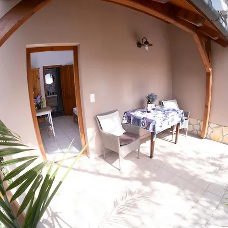 Vicze Apartmanhaz Siófok