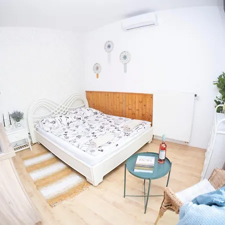 Vicze Apartmanhaz シオーフォク