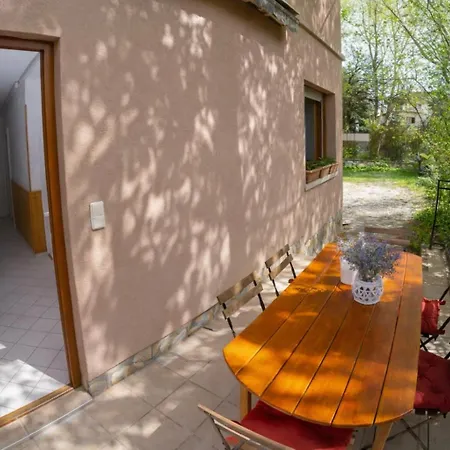 Vicze Apartmanhaz Konukevi